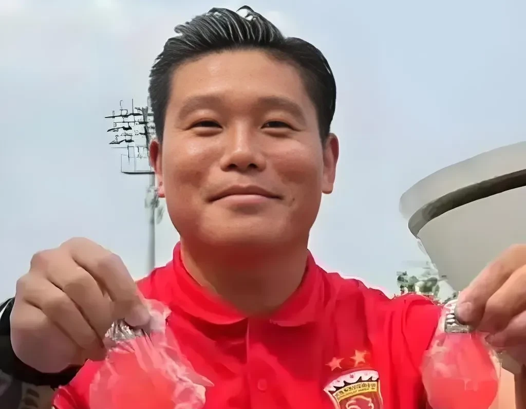 杏彩体育-资深球员退役宣布，引发球迷感慨