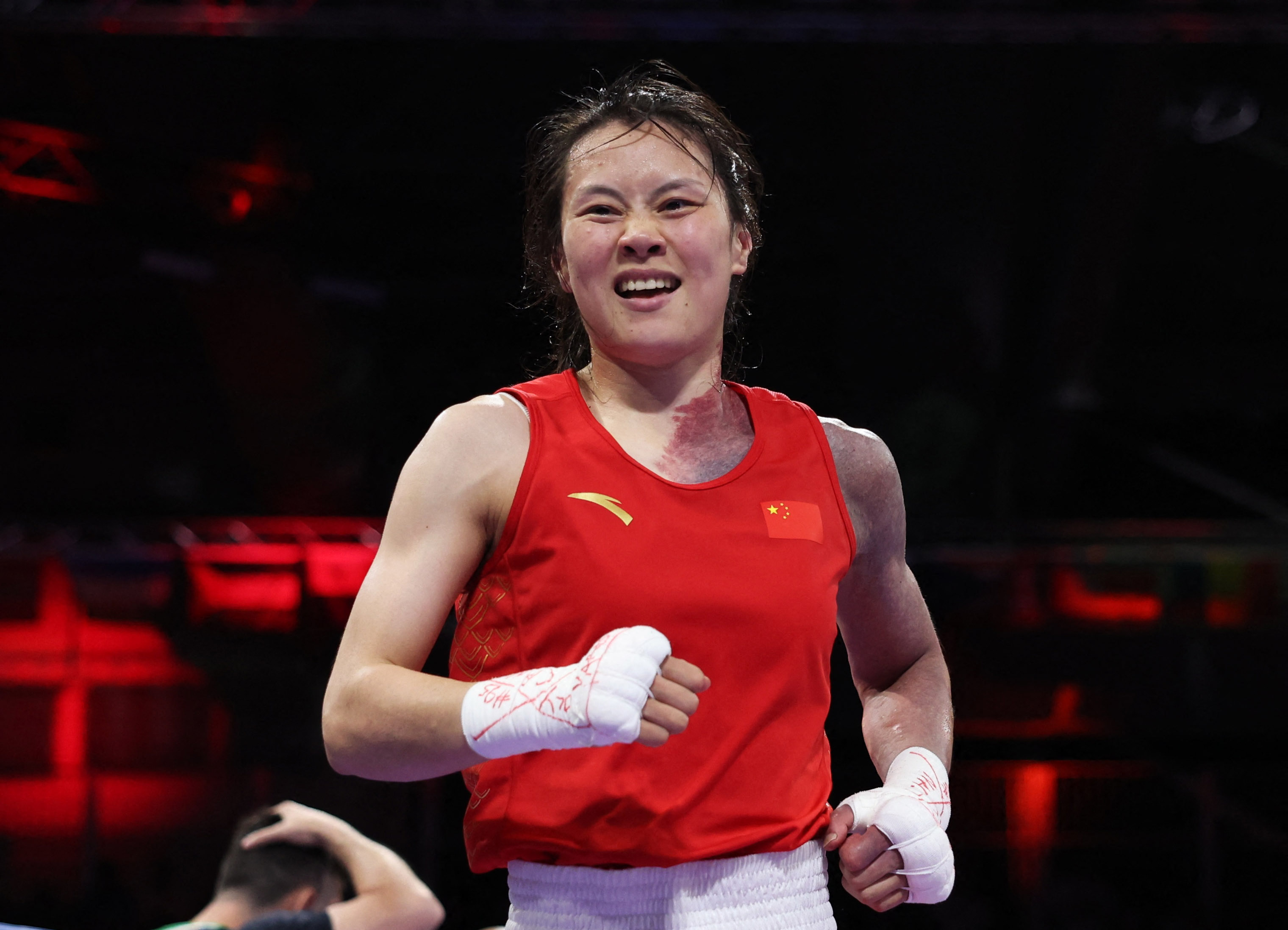 杏彩体育app-瑞典拳击选手表现抢眼，成功晋级半决赛