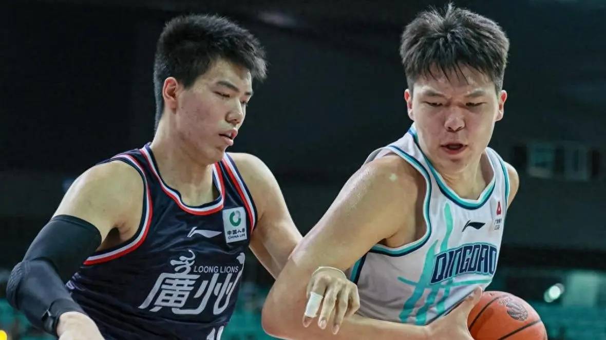 包含脱颖而出篮球新人：崭露头角！的词条