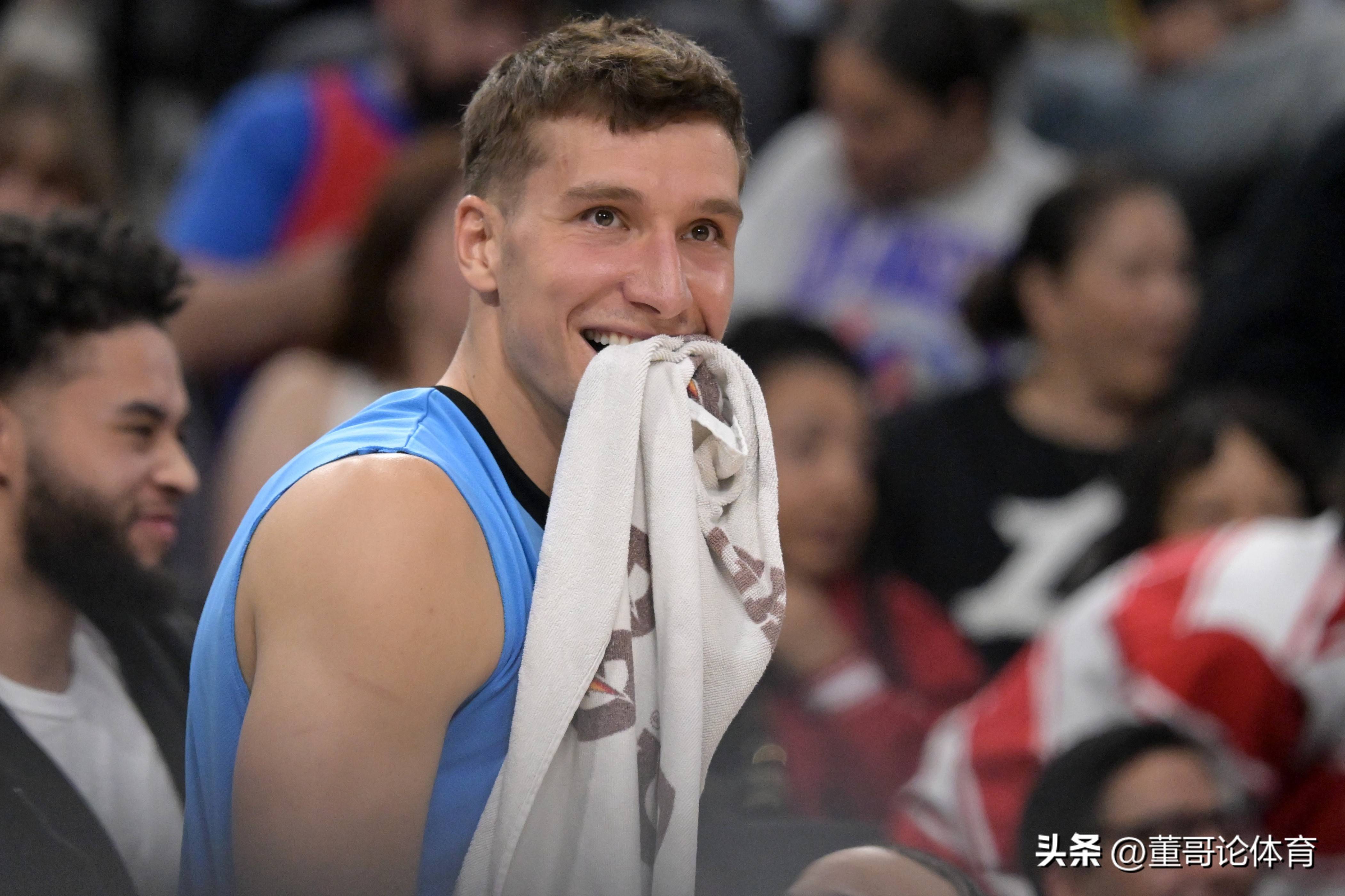 快船队攻防兼备，战术打法得心应手