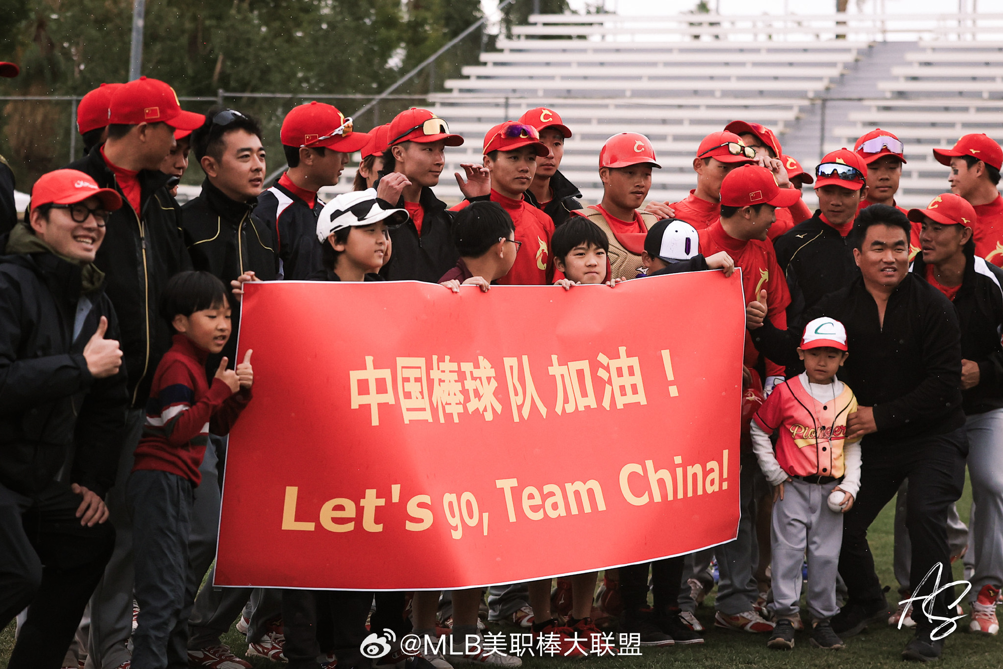 杏彩体育下载-美国队在备战比赛中展现实力