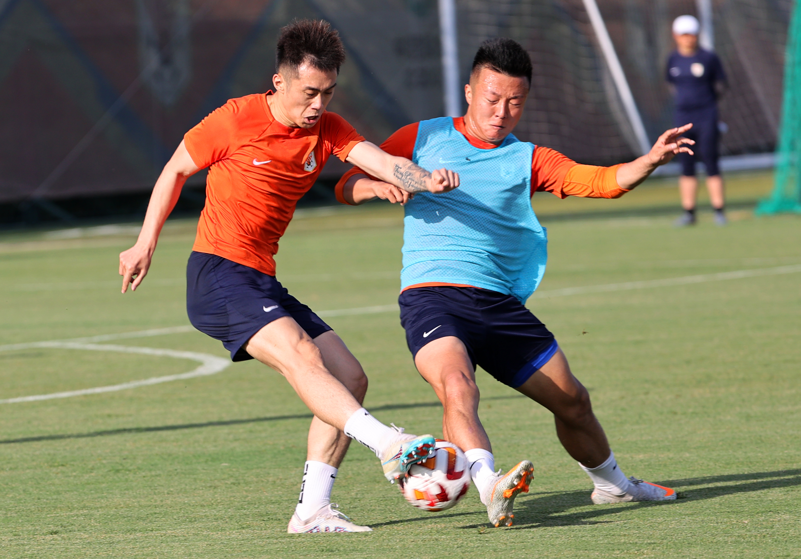 杏彩体育直播-热身赛备战进行中，全队积极备战准备