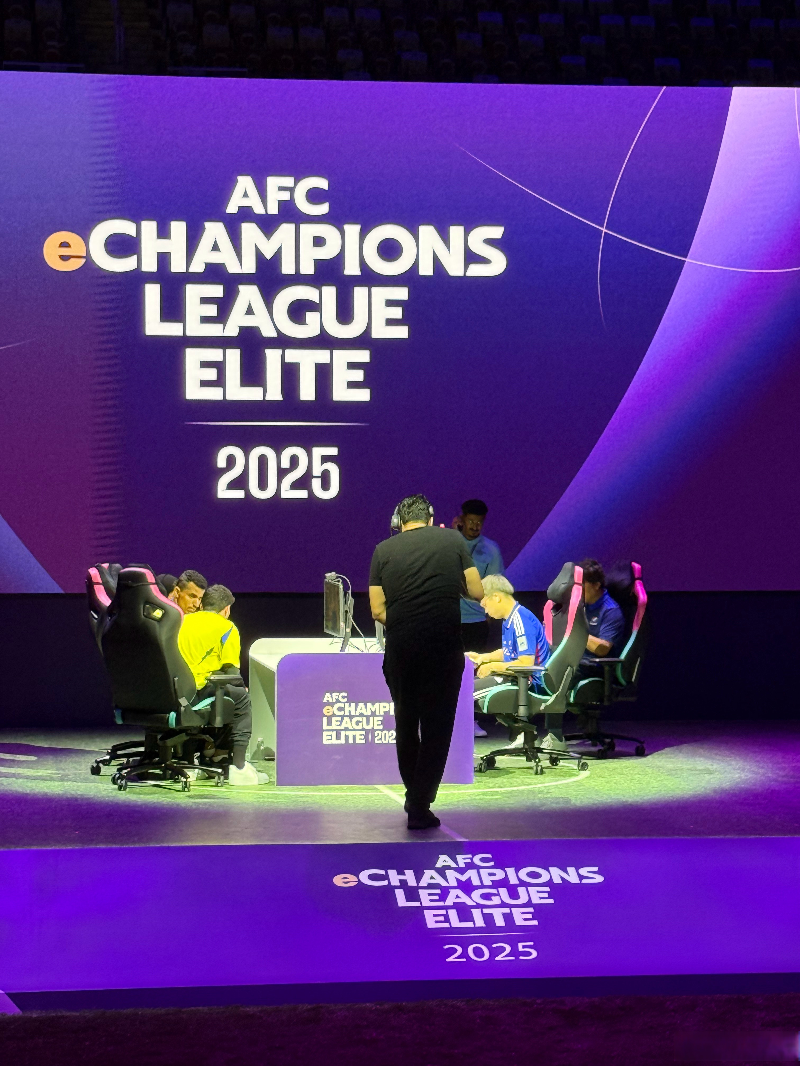 杏彩体育网页版入口-包含亚冠淘汰赛高潮迭起，争夺焦点暗流涌动的词条