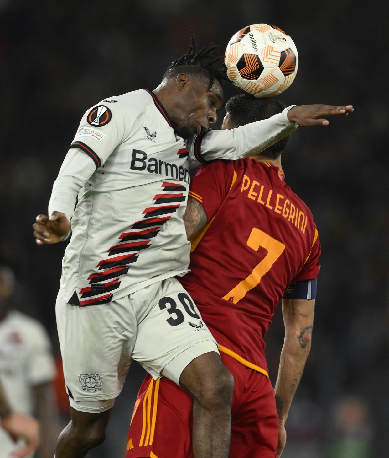 勒沃库森客场惨败，冠军梦想黯然失色