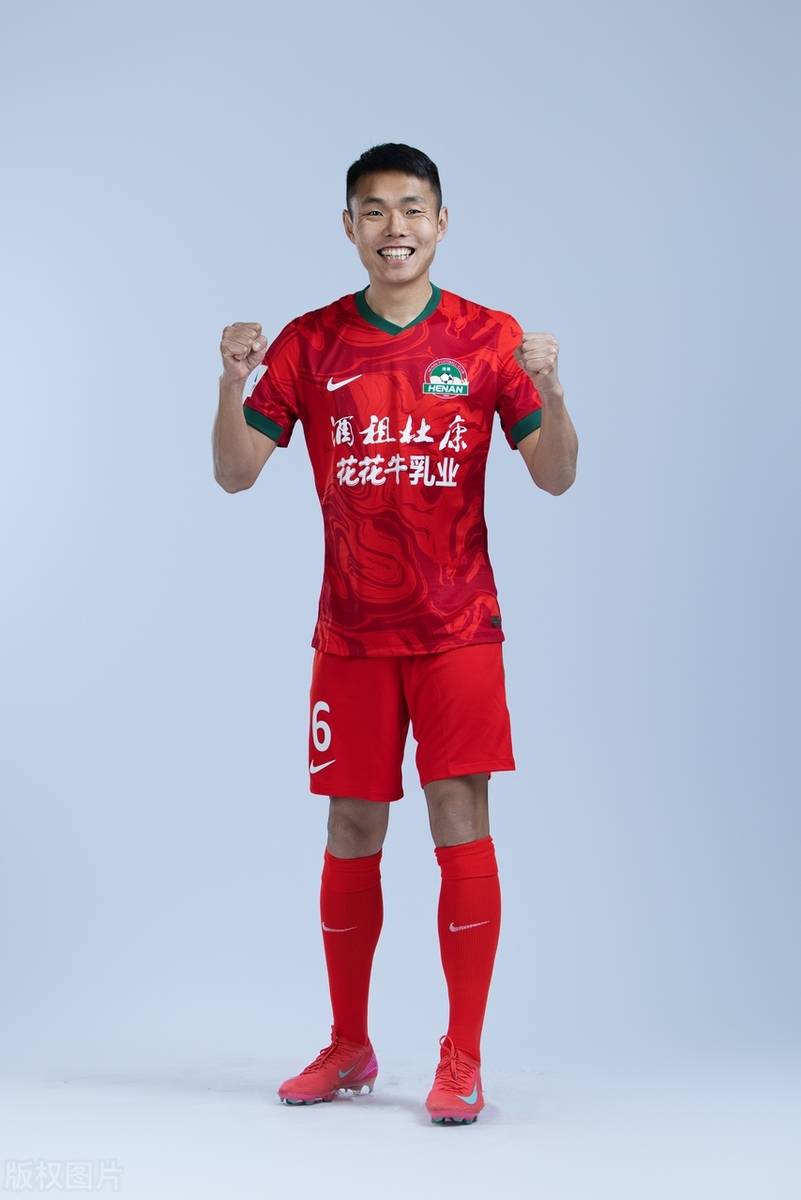 杏彩体育地址-河南建业不败防线成担忧，主力球员技术缺陷全然暴露