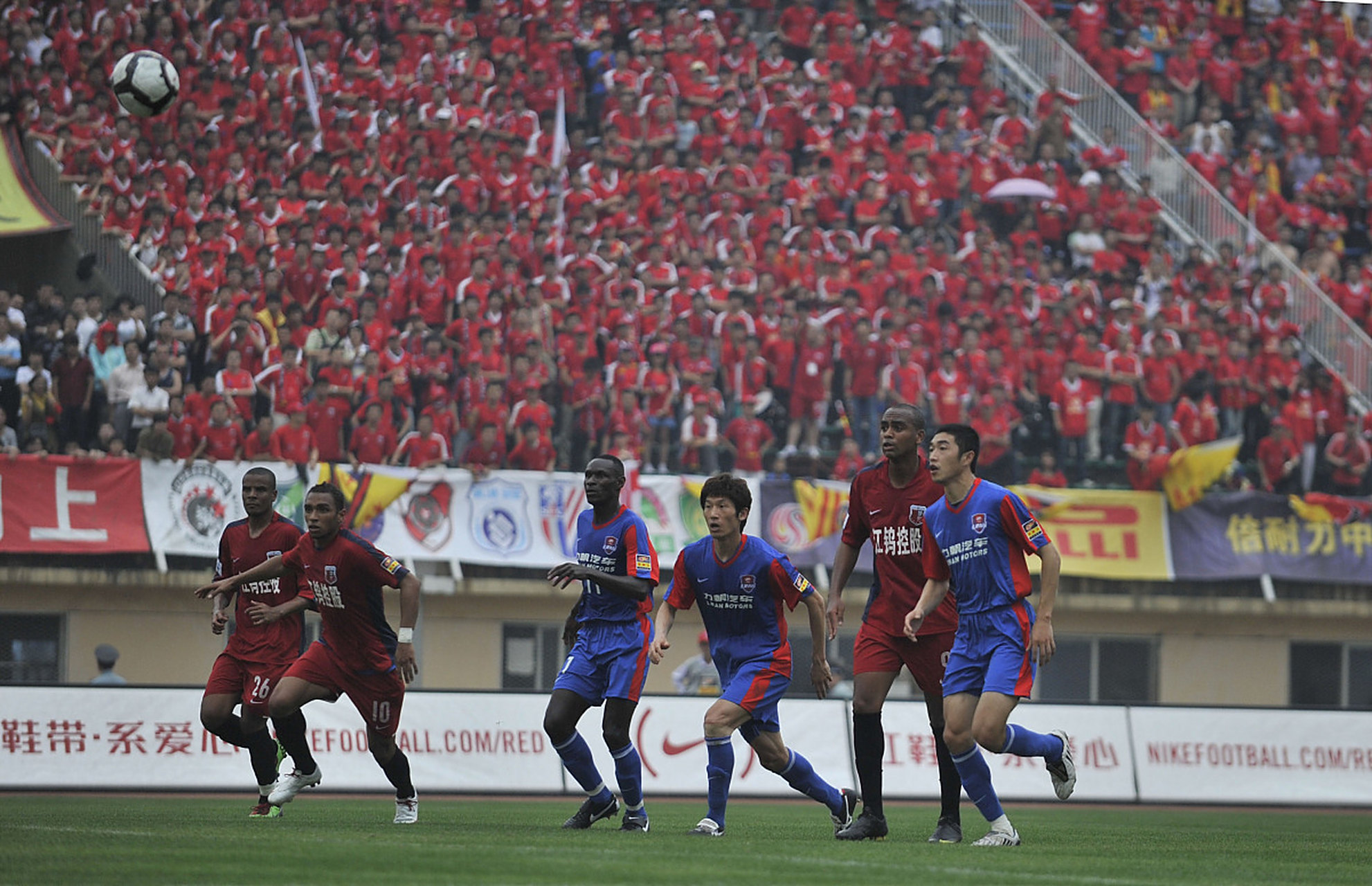 杏彩体育直播-莱比锡红牛挺进胜利，战胜科隆