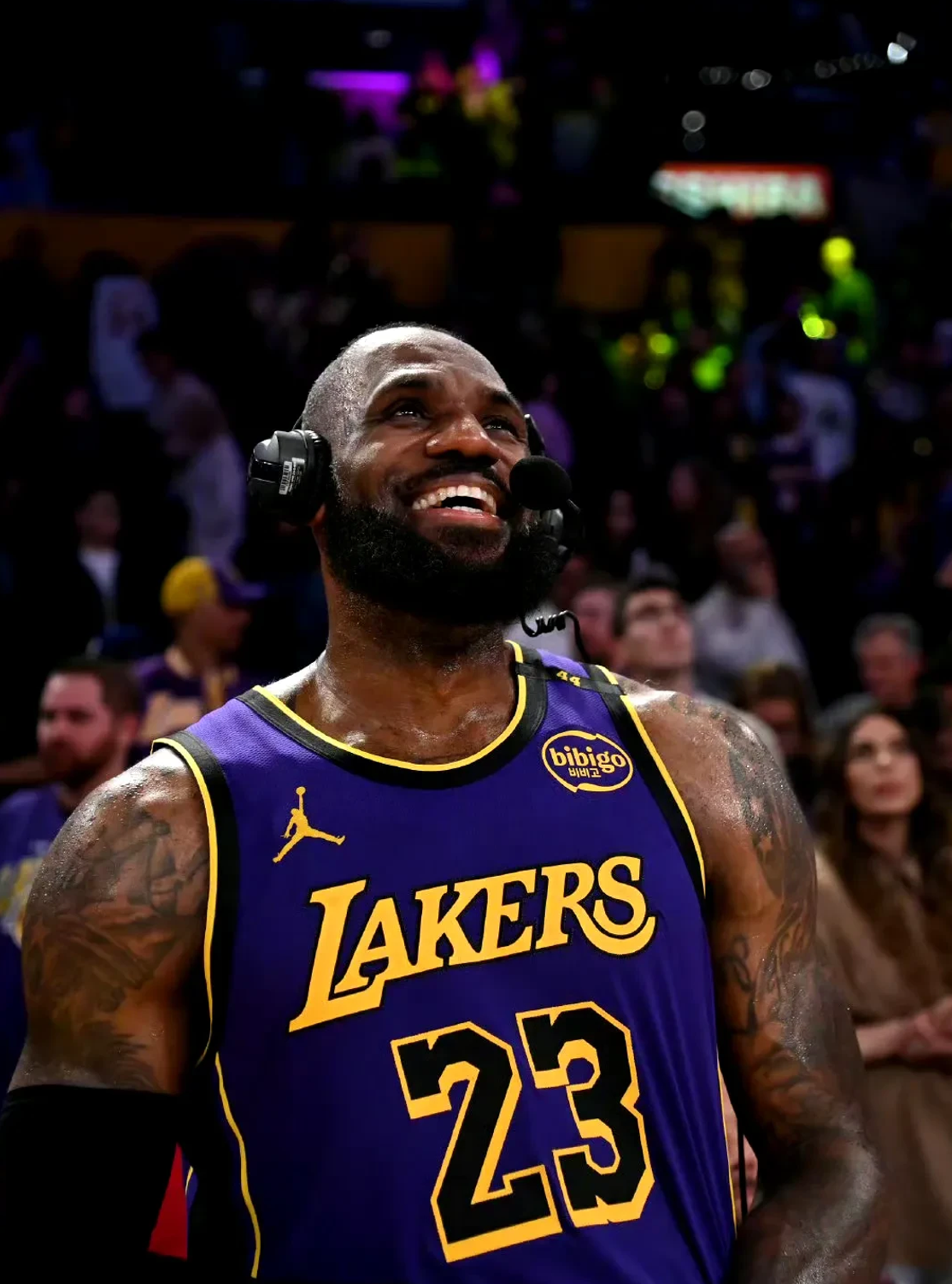 杏彩体育平台-湖人苦胜尼克斯，继续追赶领先者