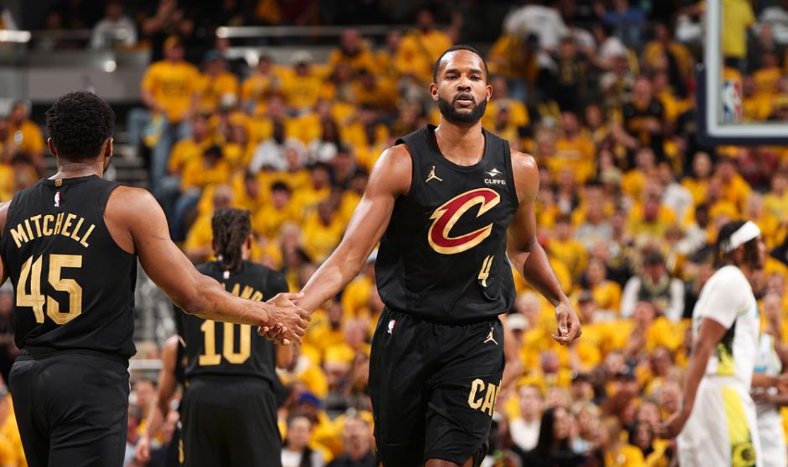 骑士主场喜迎连胜球队凝聚士气全力备战的简单介绍