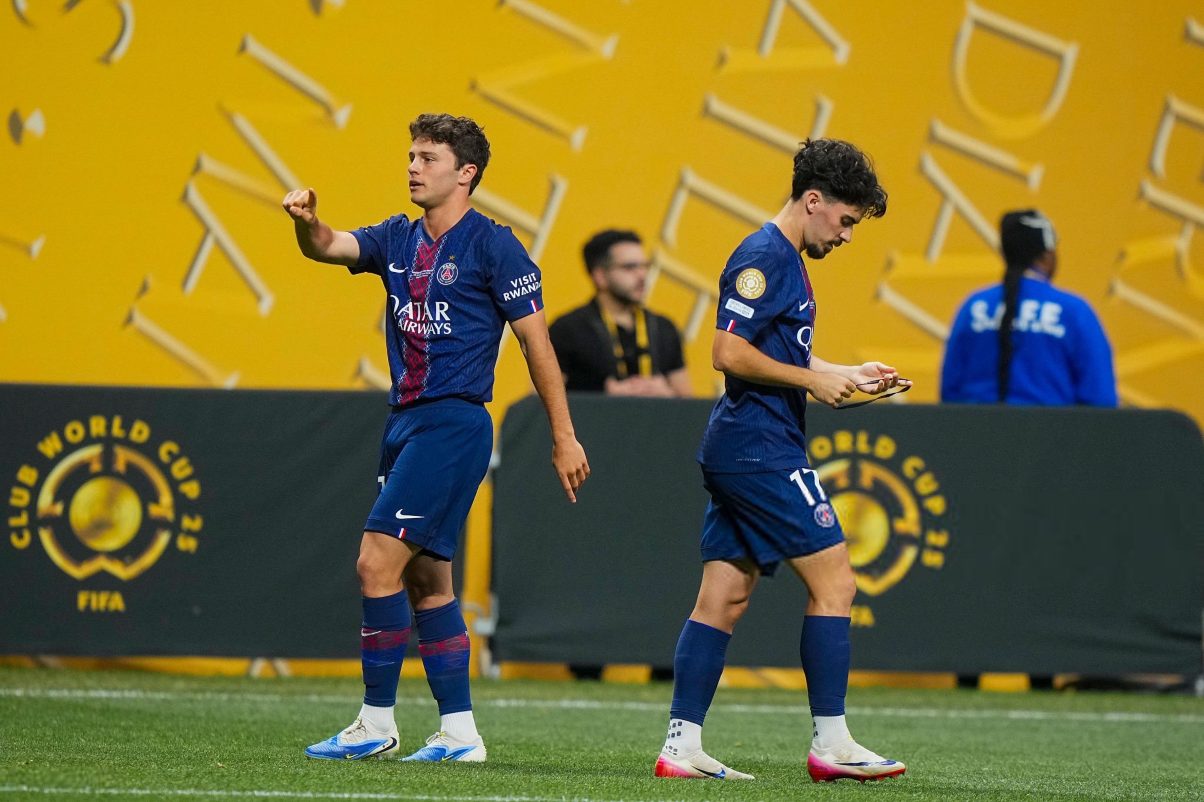 佛罗伦萨面对巴黎圣日耳曼:欧洲赛场对决 佛罗伦萨面对巴黎圣日耳曼:欧洲赛场对决